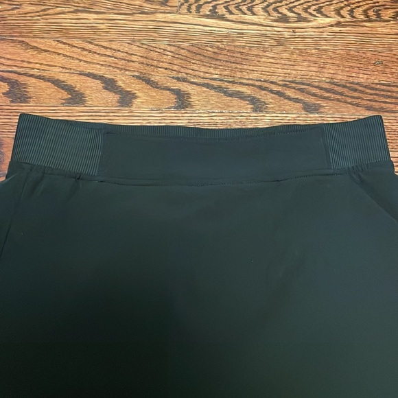 Black womens lined skirt size S. 32 degree brand. Excellent condition. - Picture 2 of 8